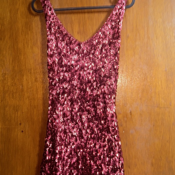 Pretty red sequence party dress! - Picture 4 of 4